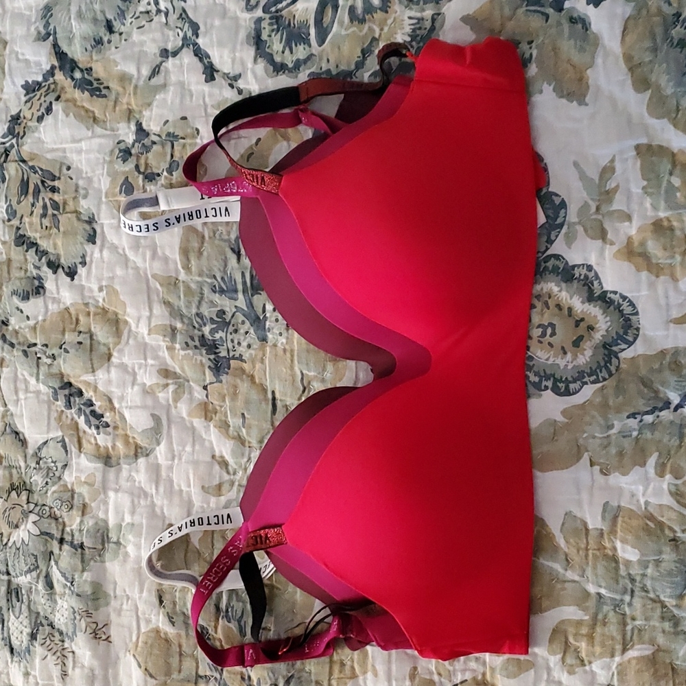 VS Wirefree Bra Bundle 34DDD